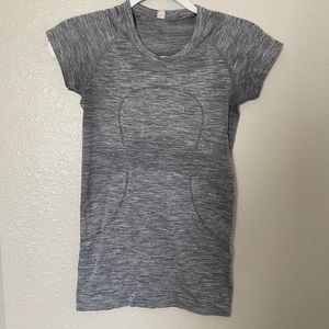 LULULEMON Shirt